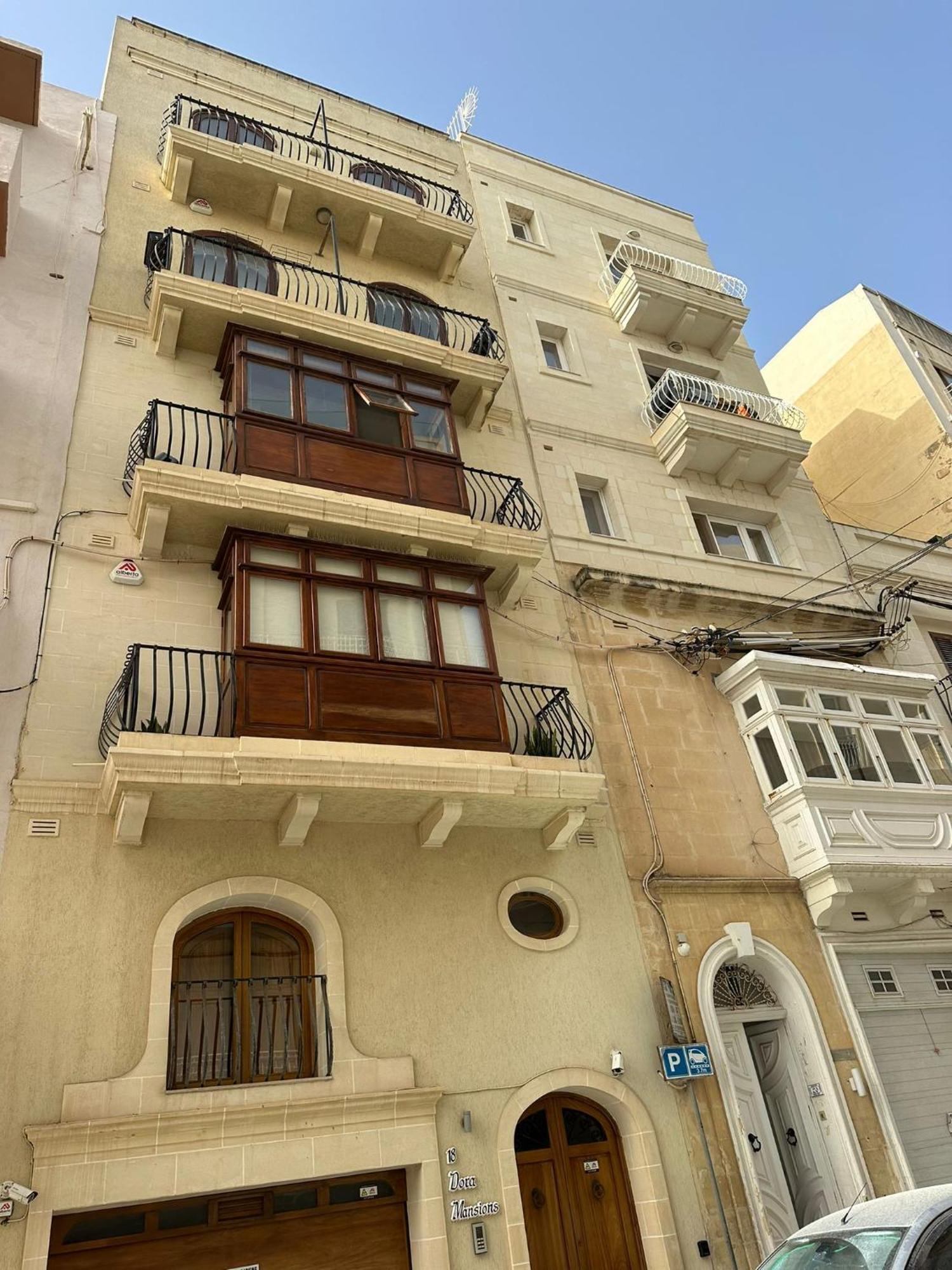 Ferienwohnung Spacious Central Sliema Penthouse Exterior foto