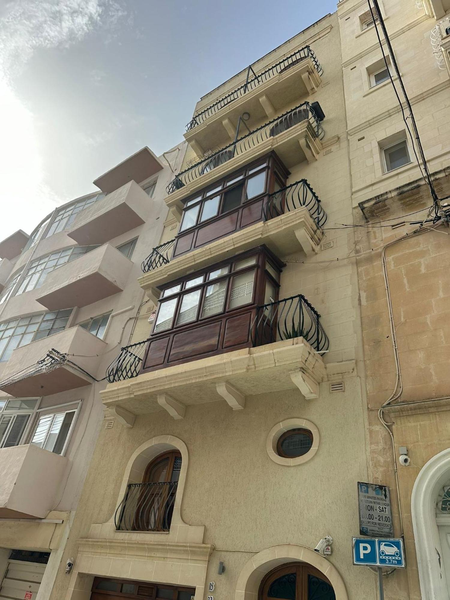 Ferienwohnung Spacious Central Sliema Penthouse Exterior foto