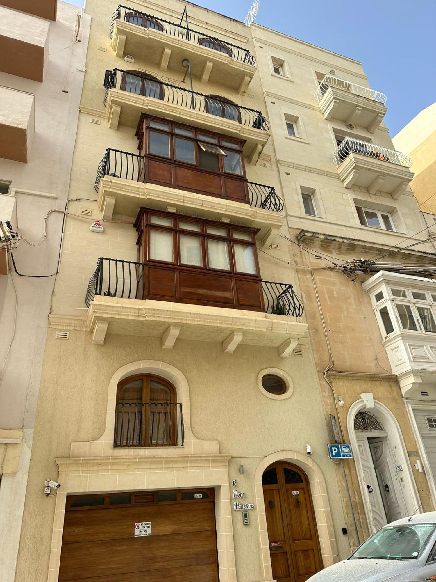 Ferienwohnung Spacious Central Sliema Penthouse Exterior foto