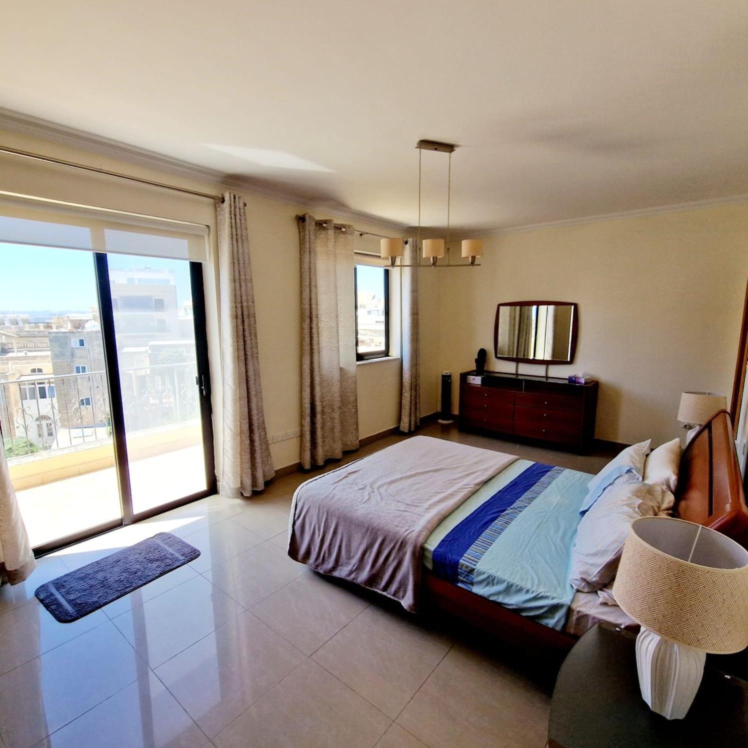 Ferienwohnung Spacious Central Sliema Penthouse Exterior foto